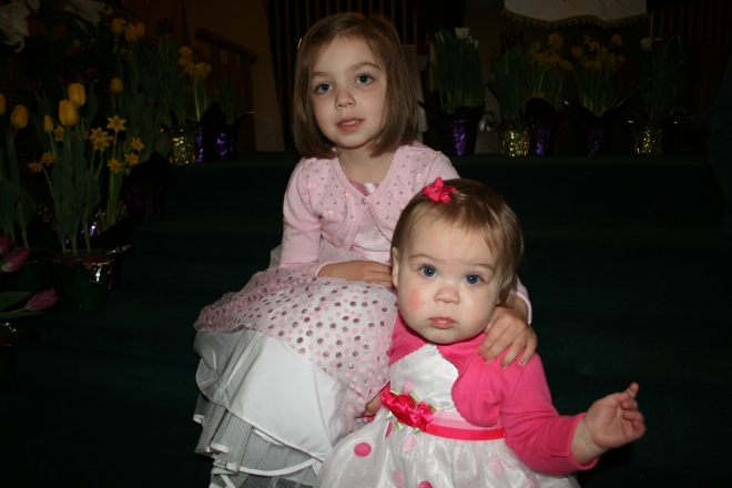 Cora really wanted a "sister" photo. Her sister wasn't too in to cooperating... :) 